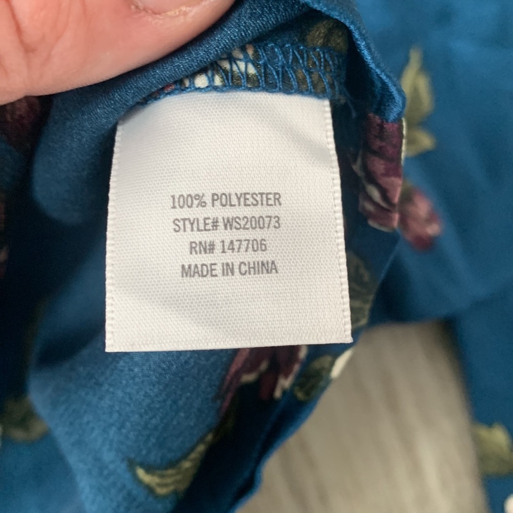 NWT! Francesca’s Miami off shoulder ruffle sleeve top - Picture 7 of 8